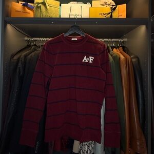 VINTAGE Y2K Men’s Abercrombie & Fitch Long-Sleeve T-Shirt in Burgundy/Navy